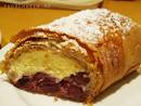 Cherrystrudel με ρικότα